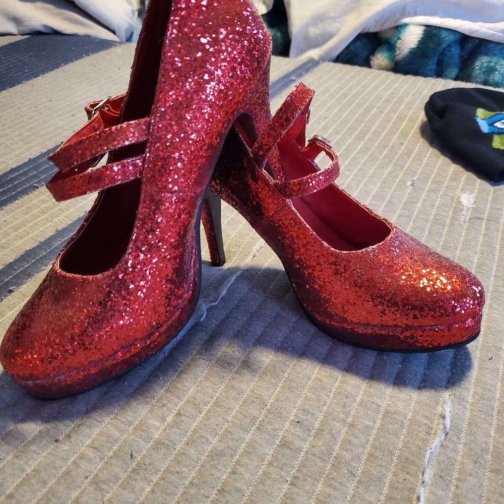 Shoes - Picture 3 of 5